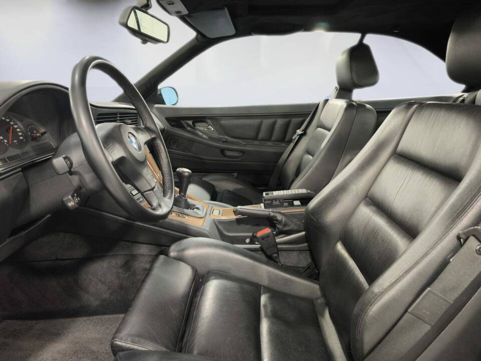 Image 15/16 of BMW 850CSi (1994)