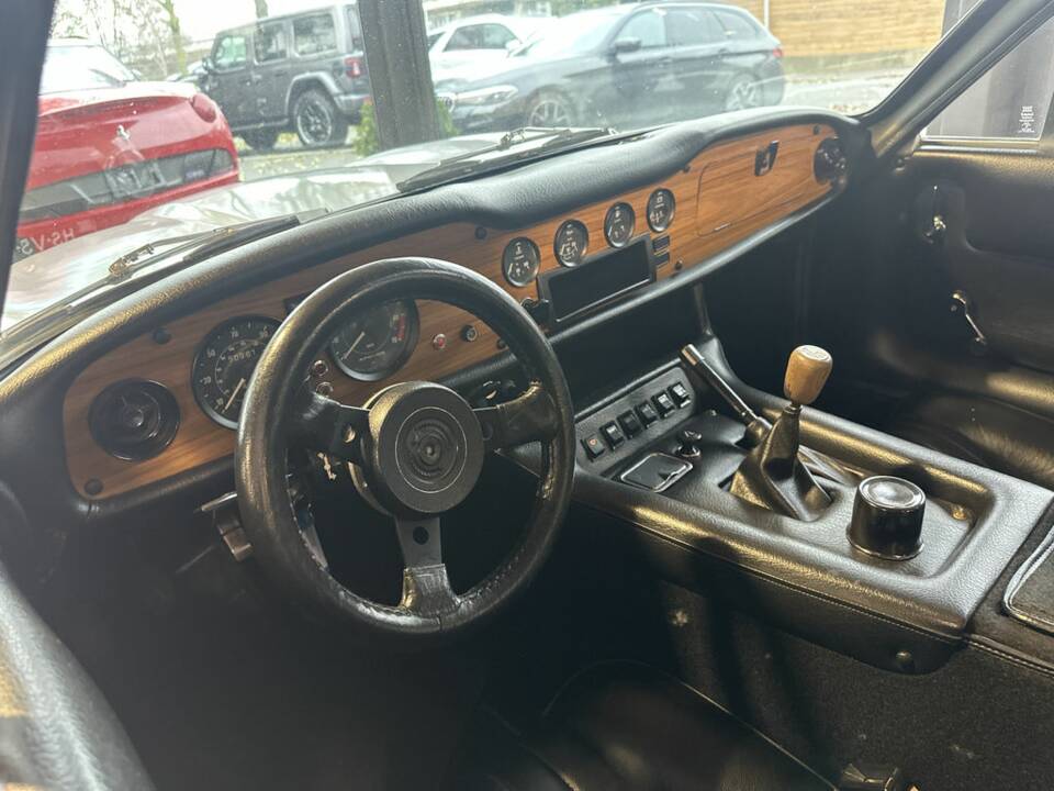 Image 2/8 of TVR 3000 M (1977)