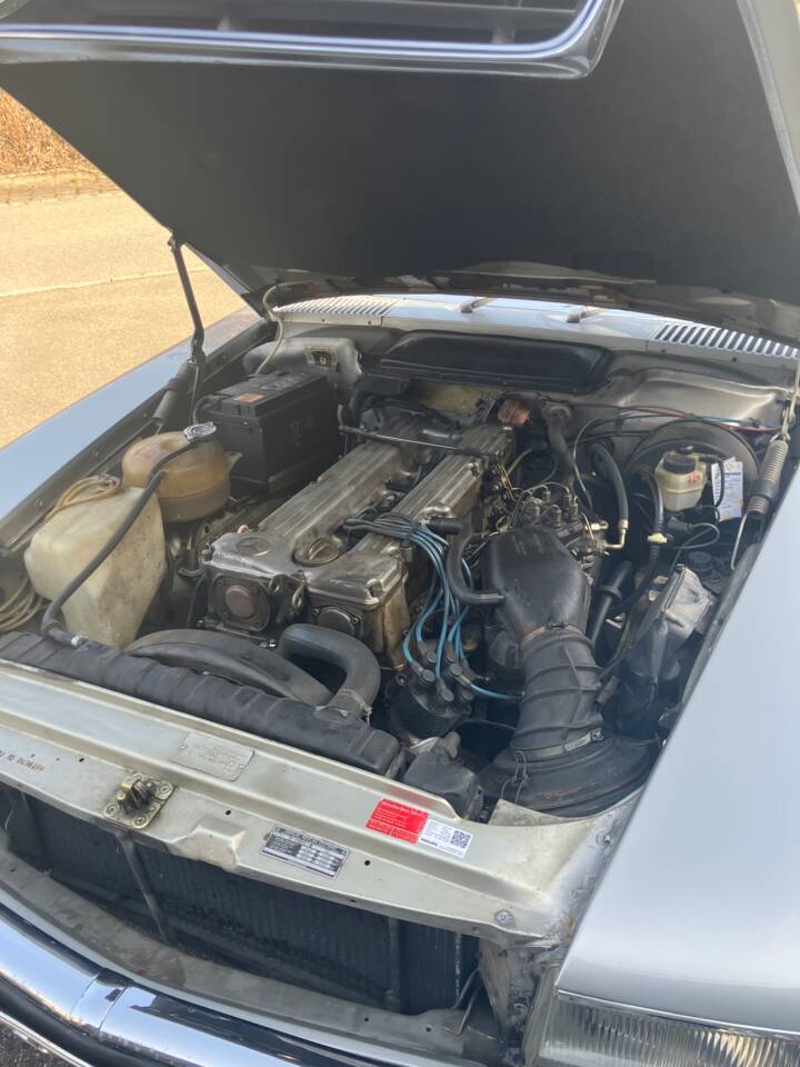 Image 9/10 of Mercedes-Benz 280 SLC (1977)