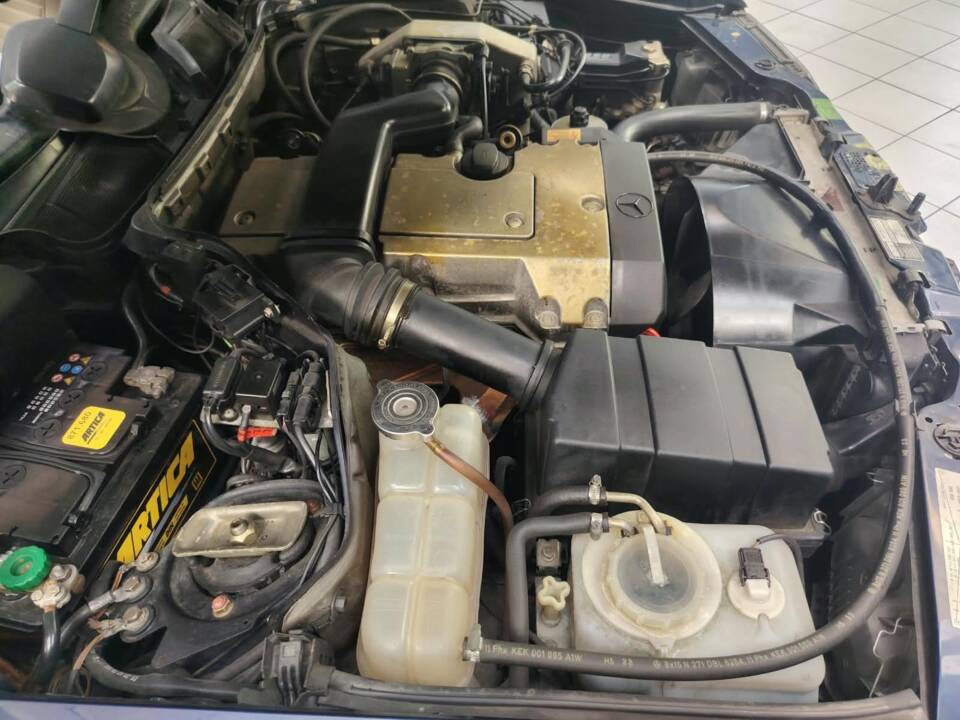 Afbeelding 33/40 van Mercedes-Benz E 200 (1996)