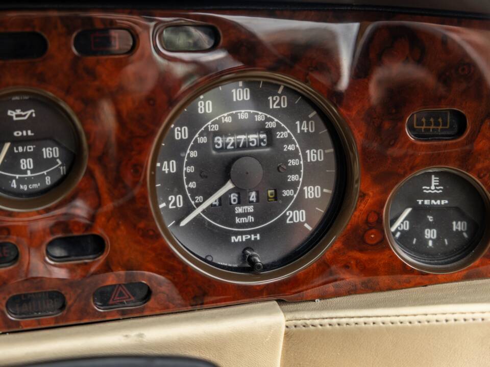 Image 25/75 de Aston Martin V8 Vantage (1985)