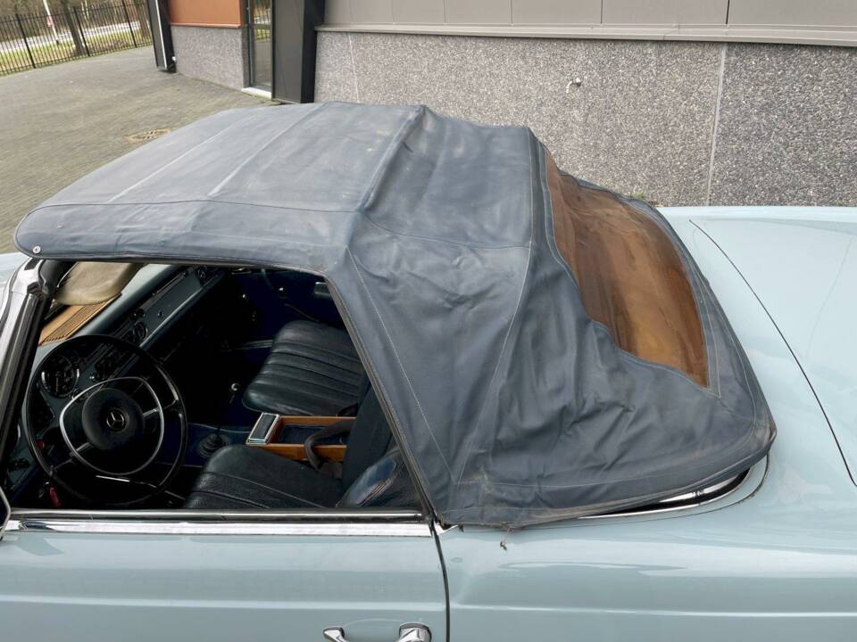 Image 15/36 of Mercedes-Benz 280 SL (1969)