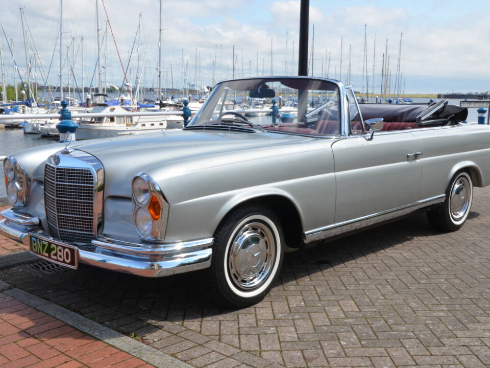 Image 31/32 de Mercedes-Benz 280 SE (1969)