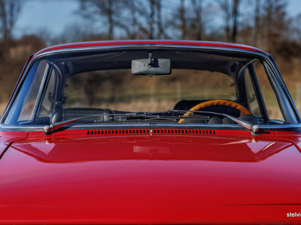 Image 24/43 of Alfa Romeo 2000 GT Veloce (1972)