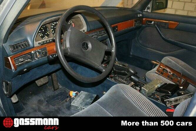 Imagen 5/13 de Mercedes-Benz 500 SEL (1984)