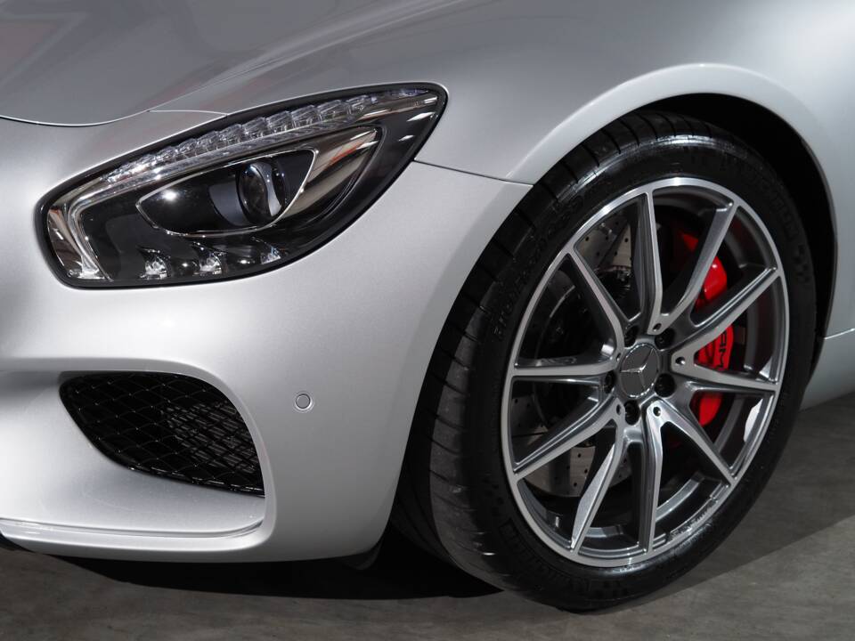 Image 7/49 of Mercedes-AMG GT-S (2015)
