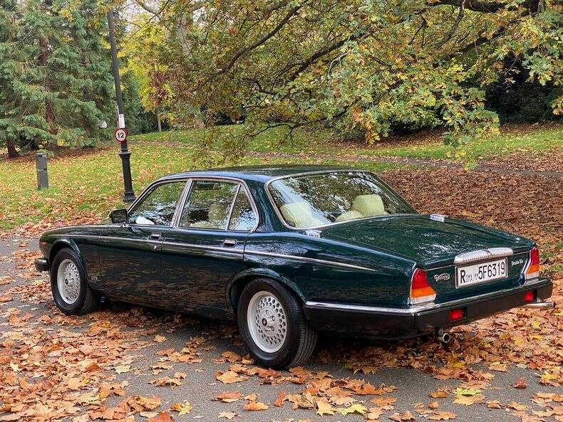 Bild 33/50 von Daimler Double Six (1992)