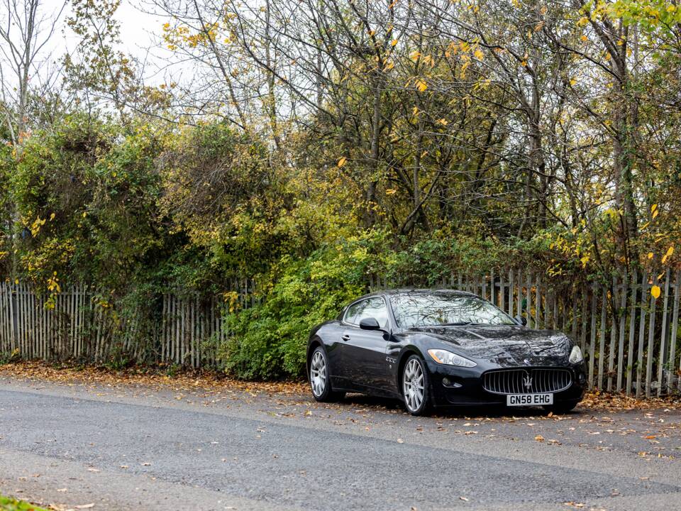 Bild 13/50 von Maserati GranTurismo 4.2 (2008)