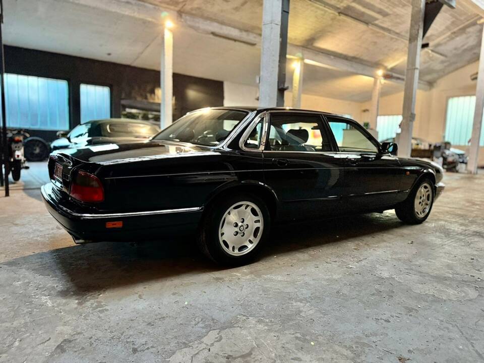 Afbeelding 2/5 van Jaguar XJ6 3.2 (1995)
