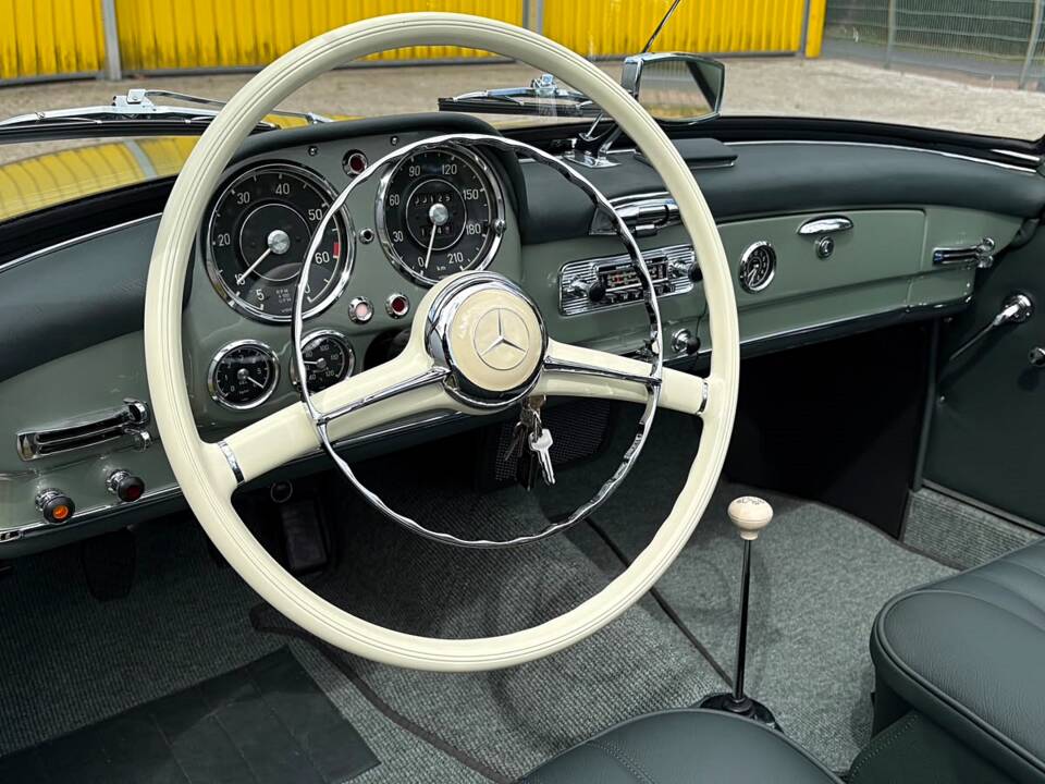 Image 20/25 of Mercedes-Benz 190 SL (1957)