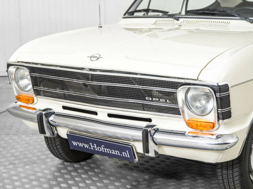 Image 18/50 of Opel Olympia 1700 S (1968)