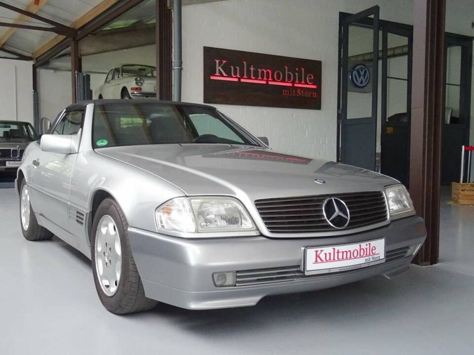 Image 2/19 of Mercedes-Benz 300 SL (1993)