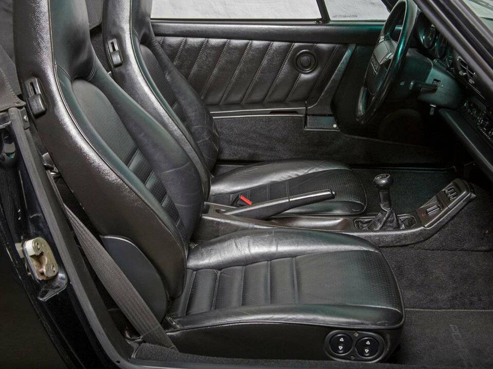 Bild 20/38 von Porsche 911 Carrera 2 (1992)