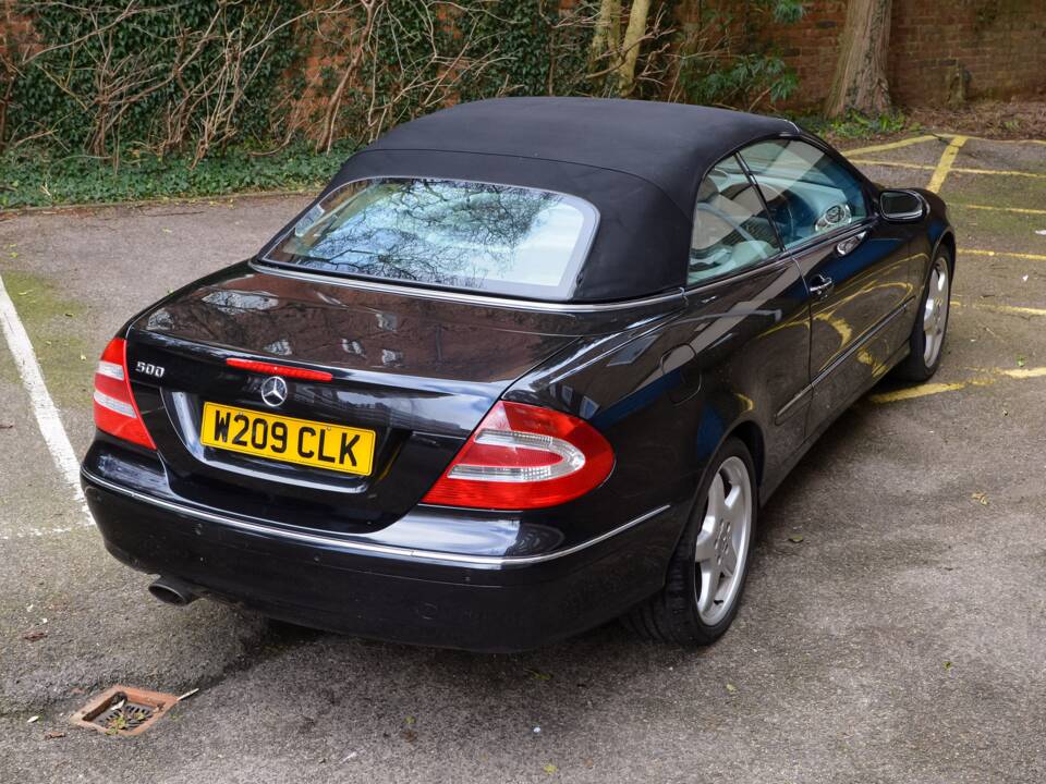 Image 14/46 de Mercedes-Benz CLK 500 (2004)