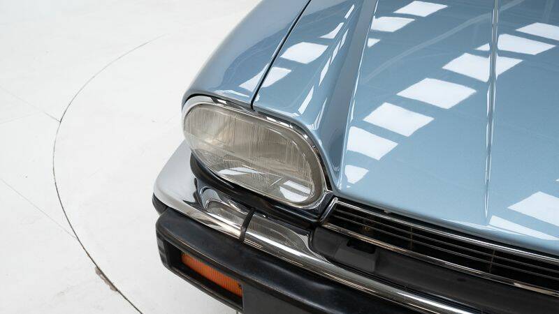 Image 10/15 of Jaguar XJS 5.3 V12 (1990)