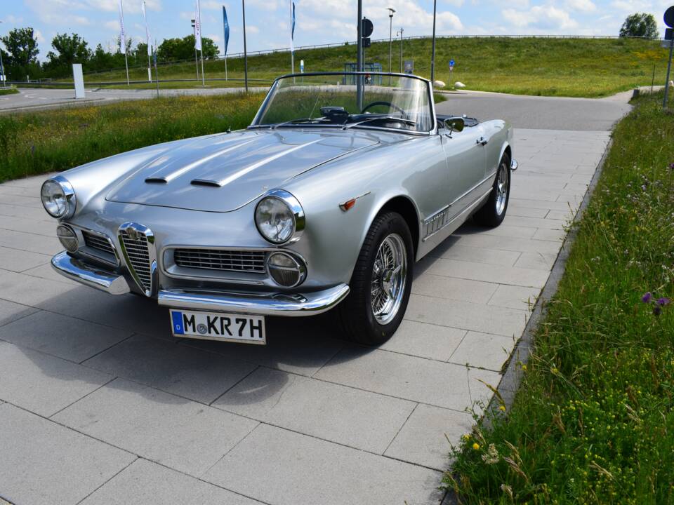 Image 6/18 de Alfa Romeo 2000 Spider (1960)