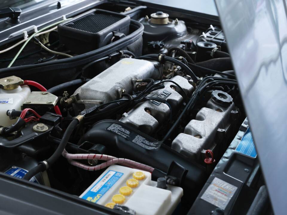 Image 48/50 of Lancia Delta HF Integrale (1988)