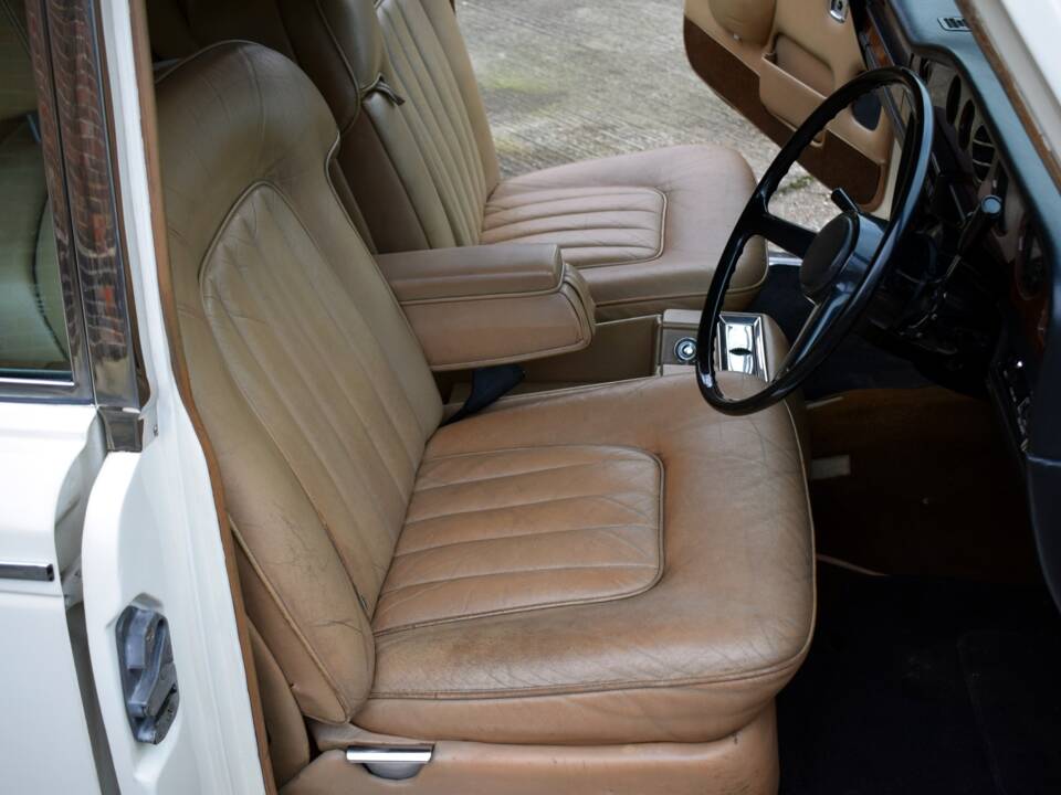Image 12/50 of Rolls-Royce Silver Shadow II (1979)