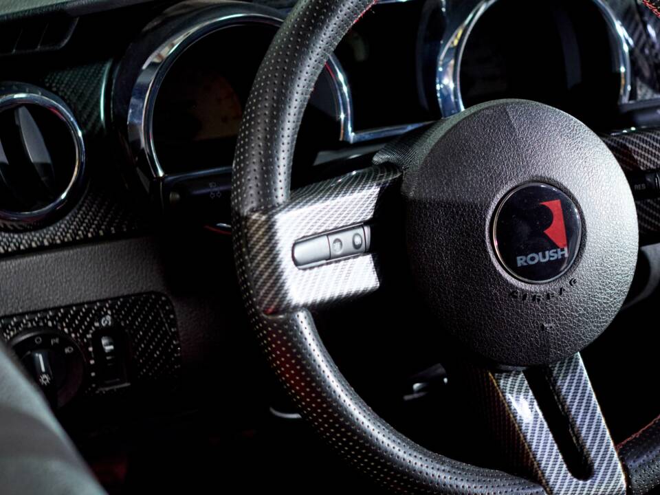 Image 44/68 of Ford Mustang GT (2005)
