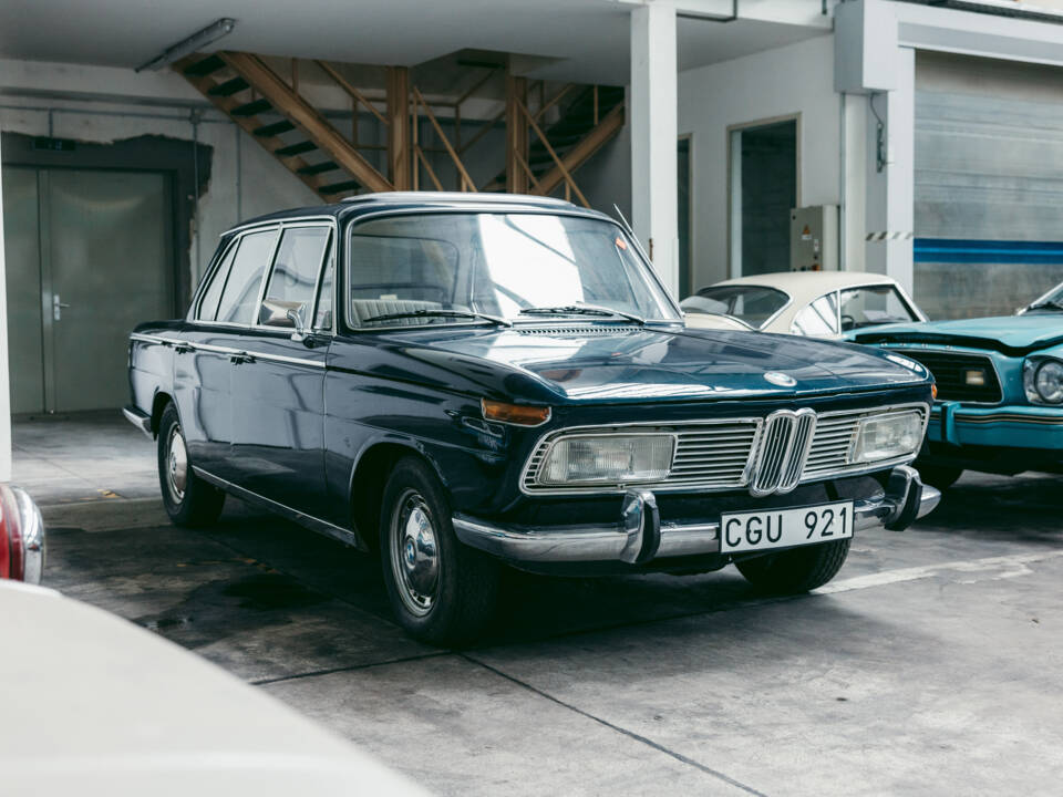 Image 3/112 of BMW 2000 (1970)