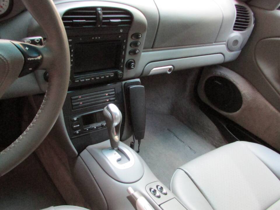 Bild 9/22 von Porsche 911 Turbo (2003)