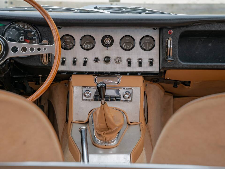 Immagine 23/38 di Jaguar E-Type 3.8 (1962)
