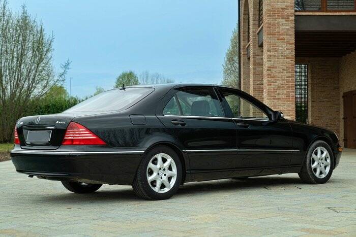 Immagine 5/7 di Mercedes-Benz S 500 4MATIC (2007)