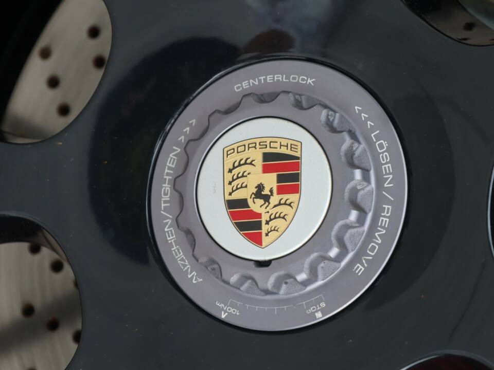 Bild 37/50 von Porsche 911 Carrera 4 GTS (2011)