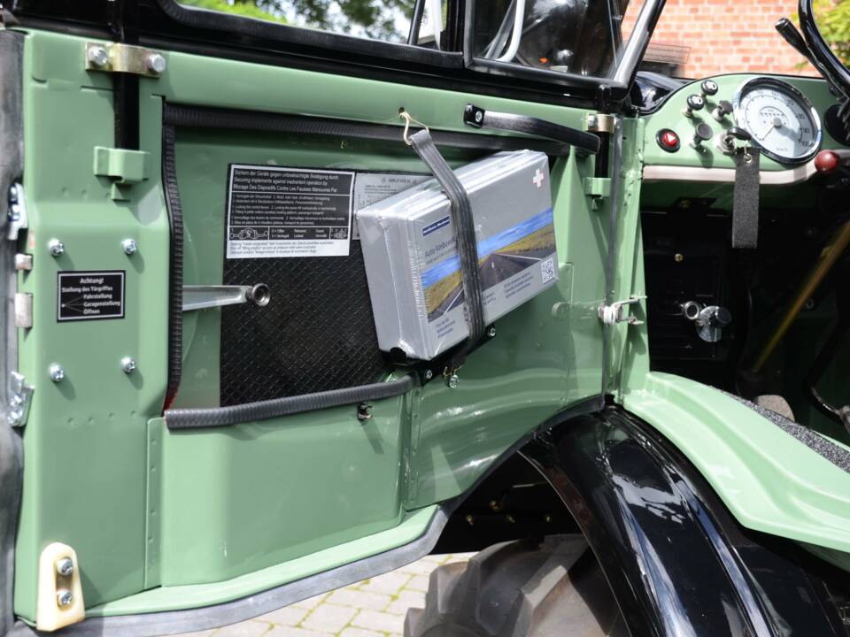 Image 47/71 of Mercedes-Benz Unimog U52 (1983)