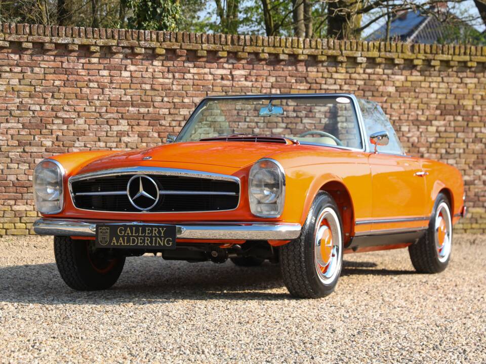 Image 37/50 of Mercedes-Benz 230 SL (1964)