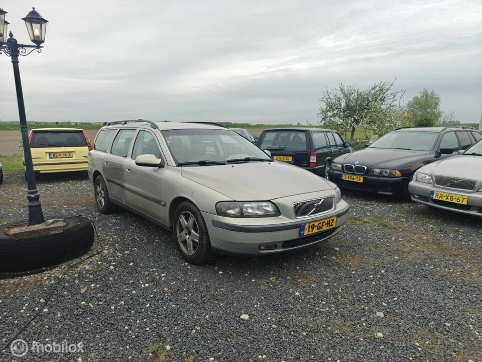 Immagine 2/24 di Volvo V 70 2.4T (2000)