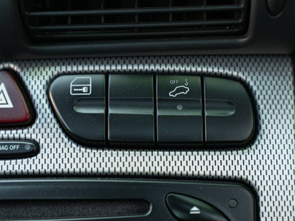 Image 32/50 of Mercedes-Benz C 320 Sportcoupé (2003)