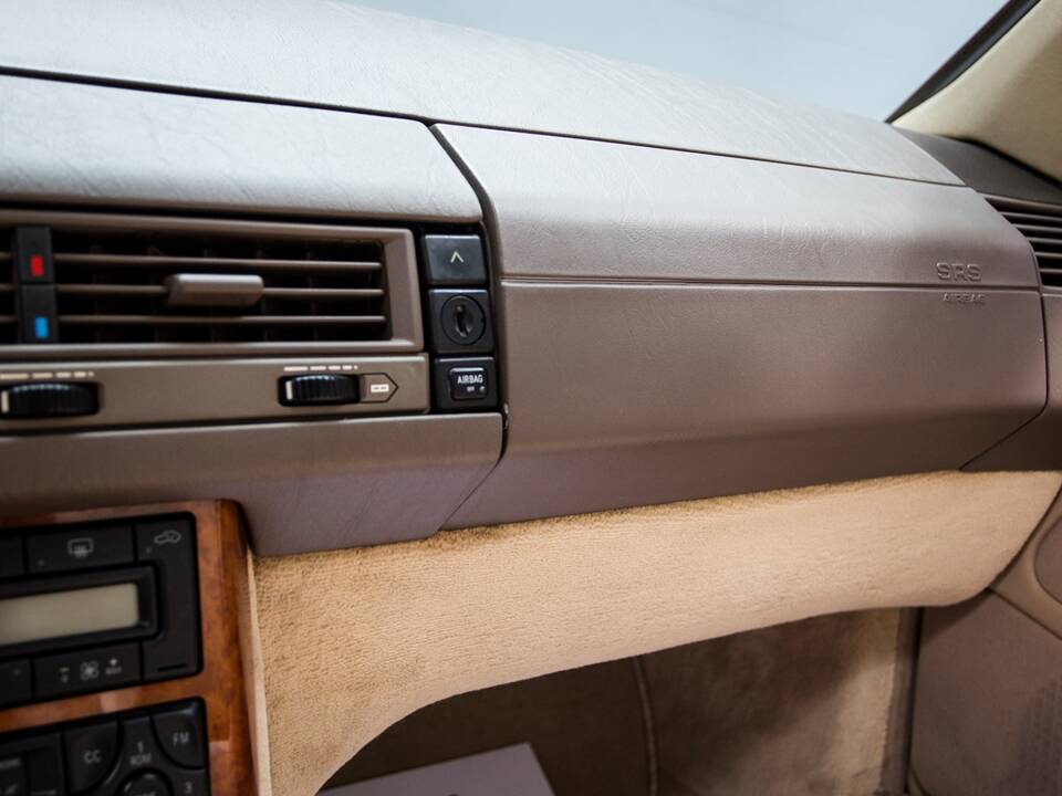 Image 28/45 of Mercedes-Benz SL 280 "Final Edition" (2001)