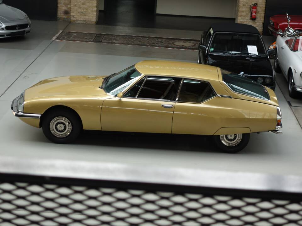 Image 13/32 de Citroën SM injection (1973)