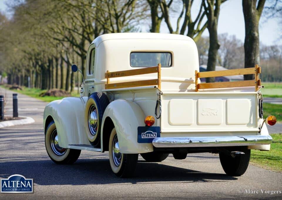 Bild 28/31 von Ford Pickup (1946)