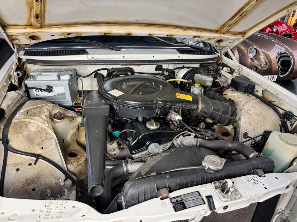 Image 23/34 of Mercedes-Benz 200 (1983)