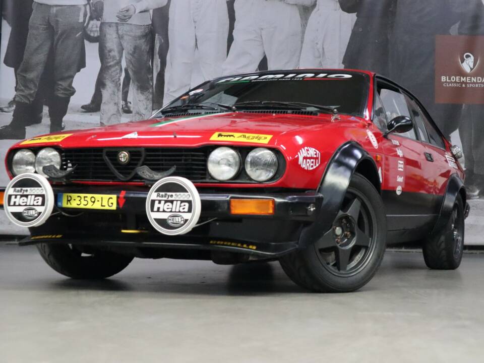 Bild 8/46 von Alfa Romeo GTV 2.0 (1982)