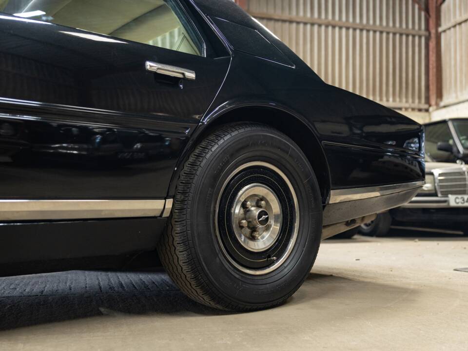 Image 43/44 de Aston Martin Lagonda (1981)
