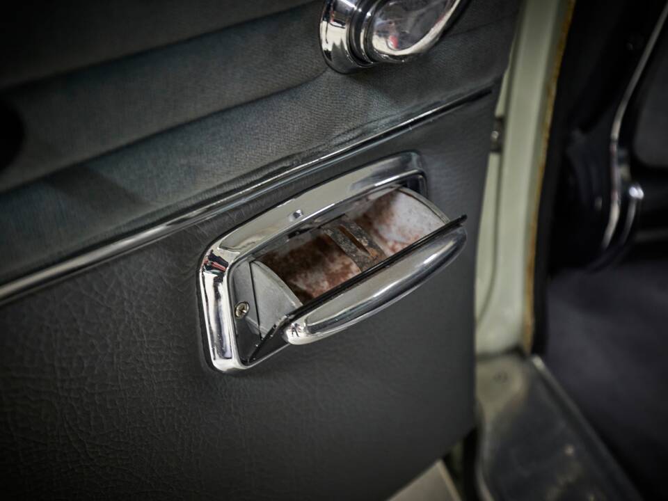 Bild 85/100 von Borgward P 100 2,3 Liter (1960)