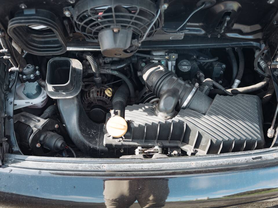 Image 13/50 of Porsche 911 Carrera 4 (2001)