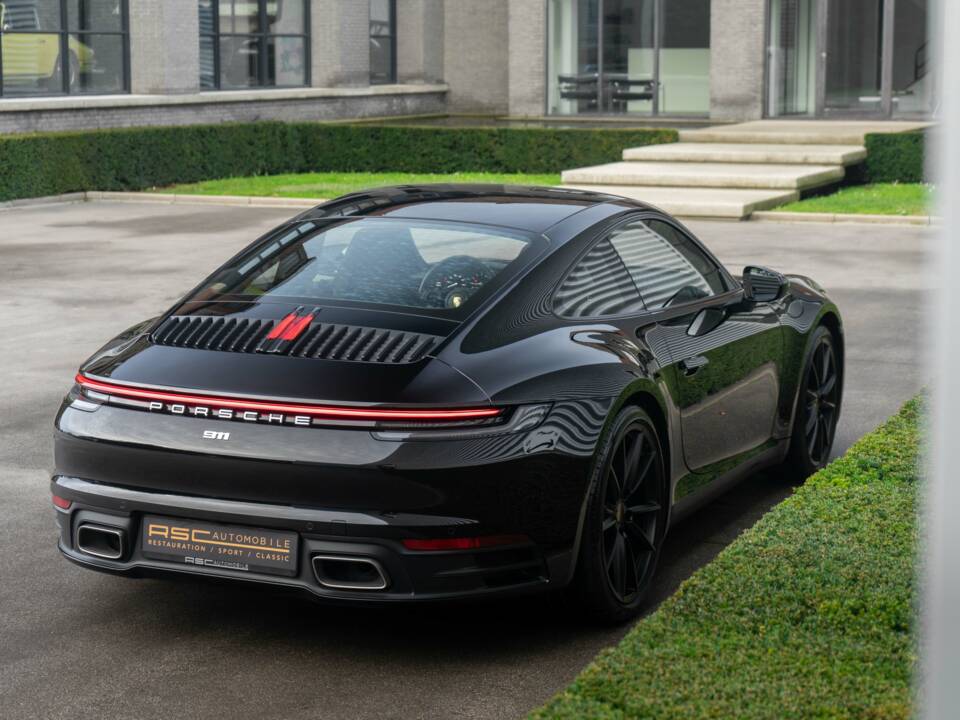 Image 16/30 of Porsche 911 Carrera (2022)