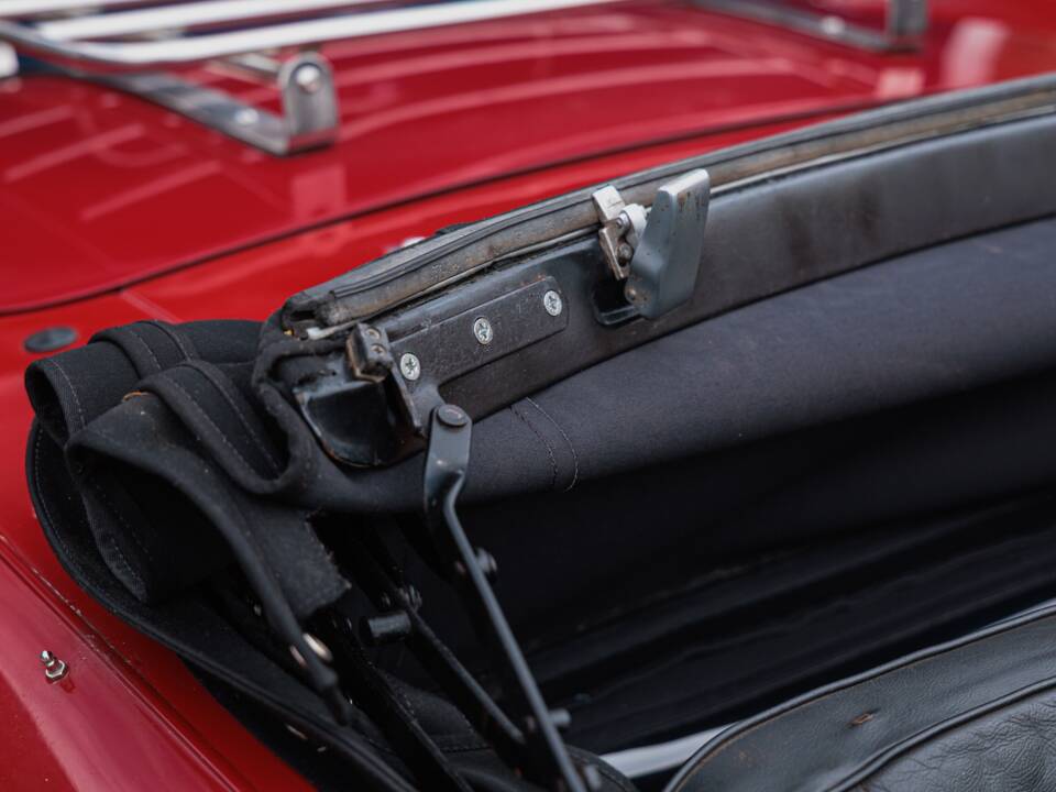 Bild 17/25 von MG MGB V8 (1969)