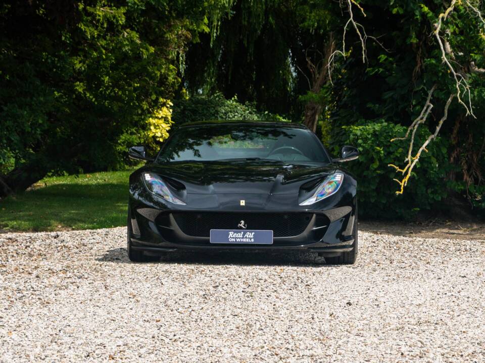 Imagen 2/15 de Ferrari 812 Superfast (2018)