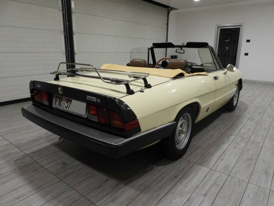 Bild 4/15 von Alfa Romeo 1.6 Spider (1983)