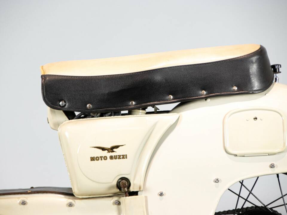 Image 29/50 de Moto Guzzi Galletto (1962)