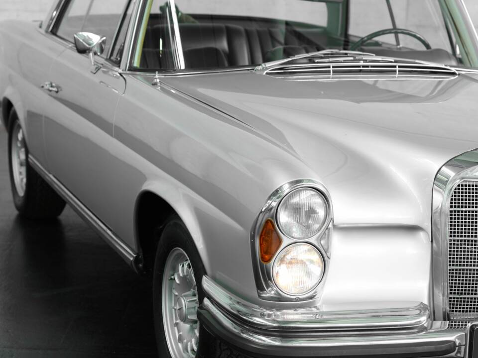 Afbeelding 9/50 van Mercedes-Benz 280 SE (1968)
