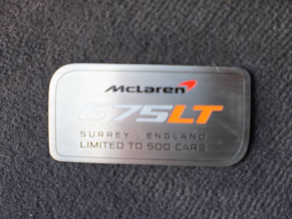 Image 8/50 of McLaren 675LT (2016)