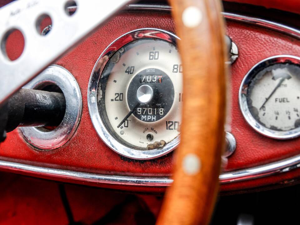 Imagen 19/26 de Austin-Healey 3000 Mk II (BN7) (1962)