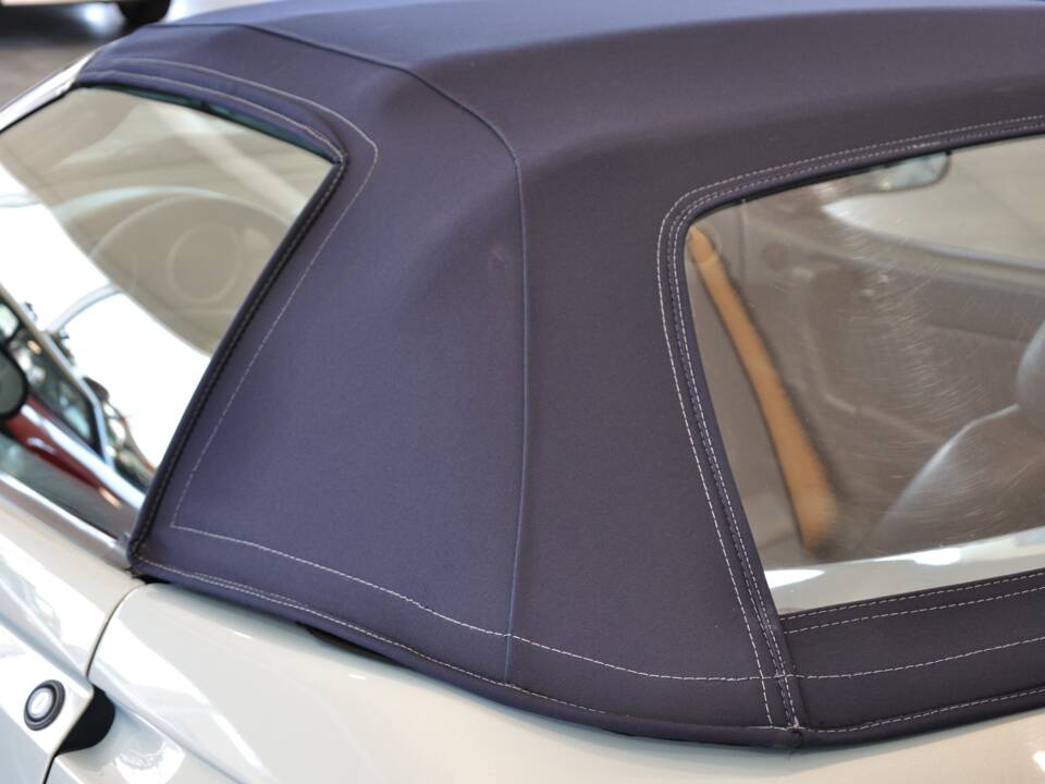 Immagine 38/41 di Alfa Romeo Spider 3.0 V6 12V (2000)