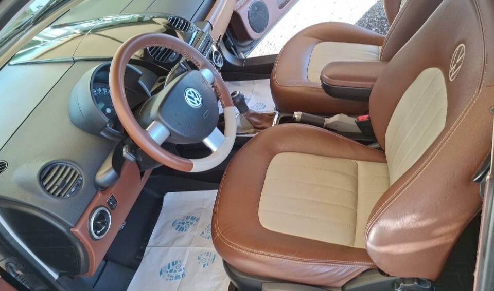 Image 7/7 of Volkswagen New Beetle 1.9 TDI (1999)